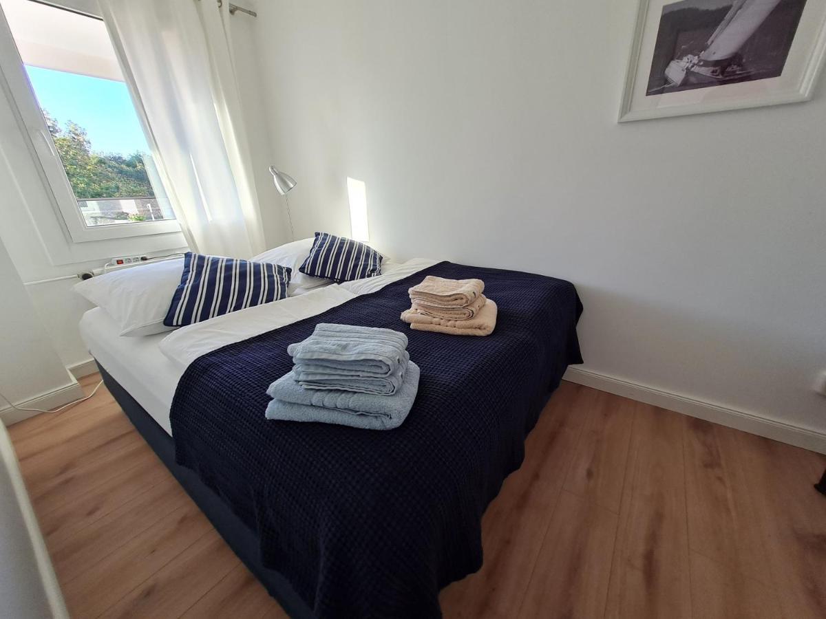 Ferienwohnung Flossis Home กลึคส์บวร์ก ภายนอก รูปภาพ