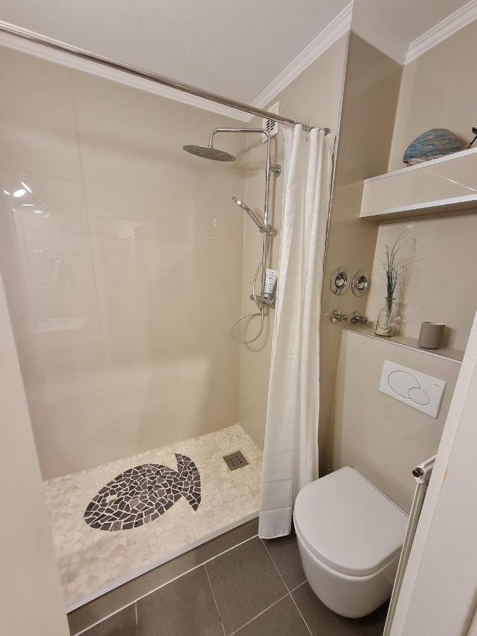 Ferienwohnung Flossis Home กลึคส์บวร์ก ภายนอก รูปภาพ